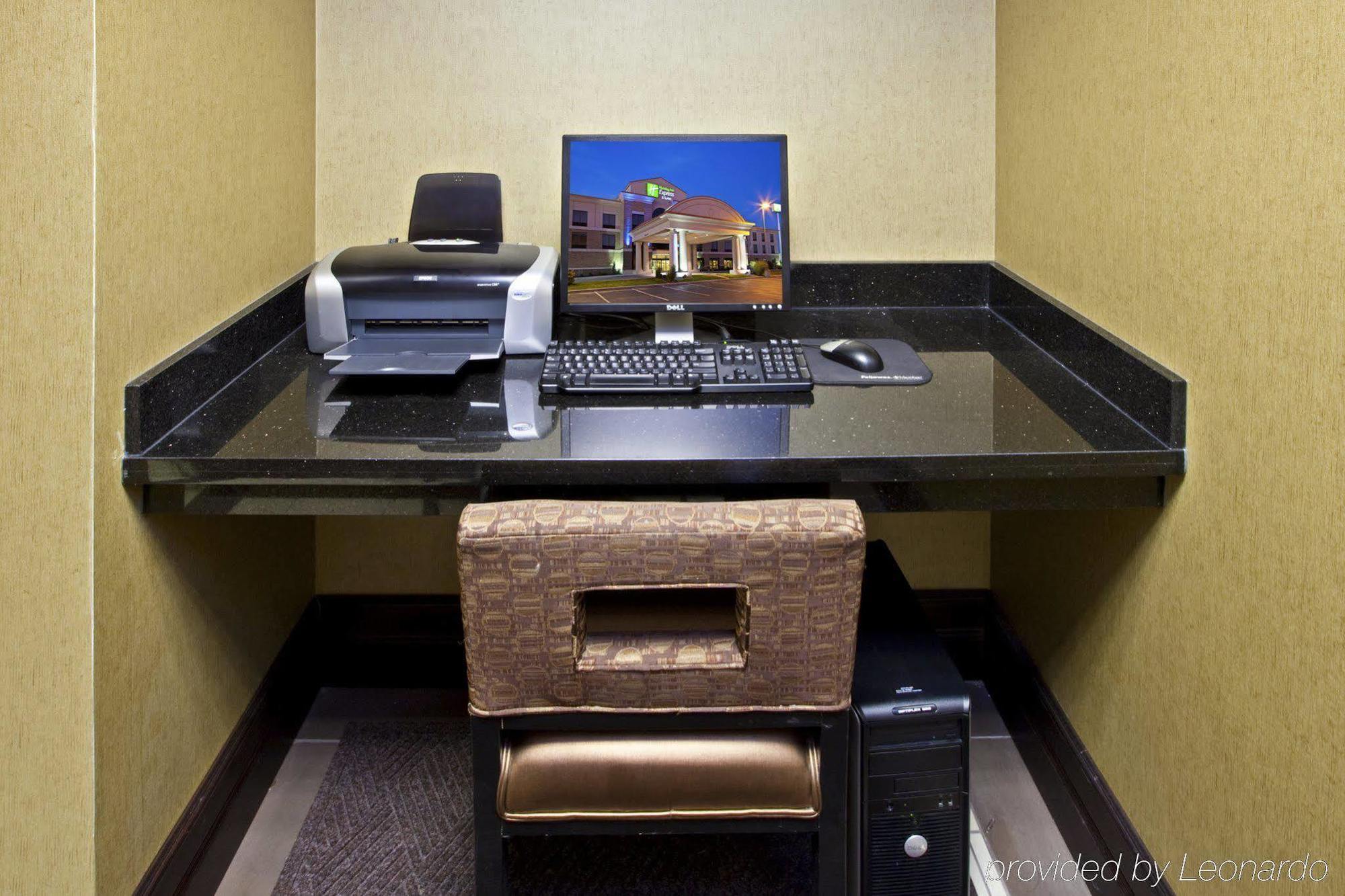 Holiday Inn Express & Suites Seymour Facilidades foto